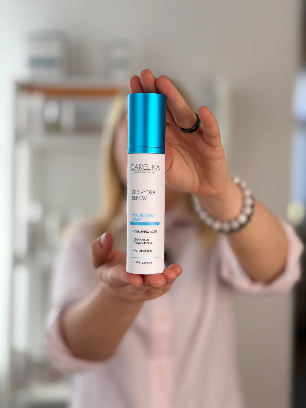 CARELIKA Silk Hydra Renew Moisturizing Cream